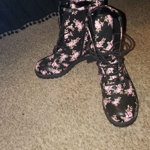 Women's floral boots